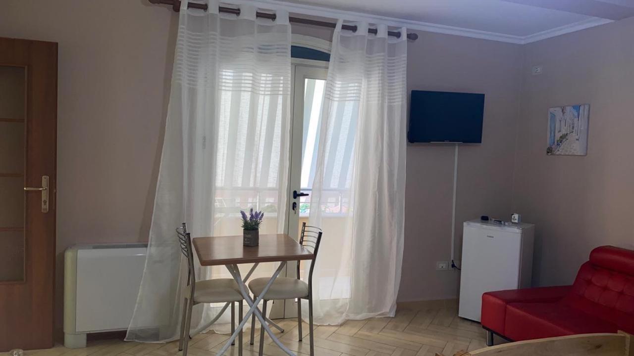 Hotel Durres Vila 53 Buitenkant foto